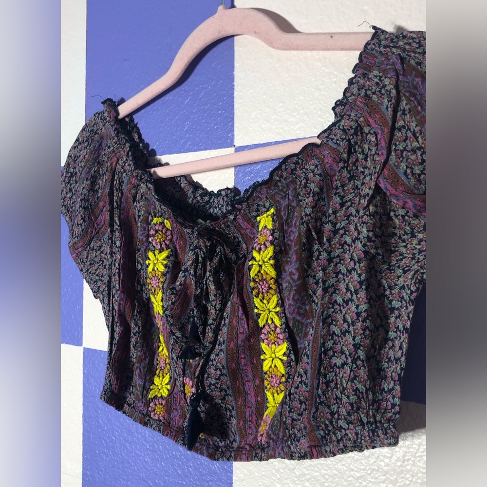 NWT Raga Blue and Pink Floral Off Shoulder Crop with Yellow Embroidery - Size L